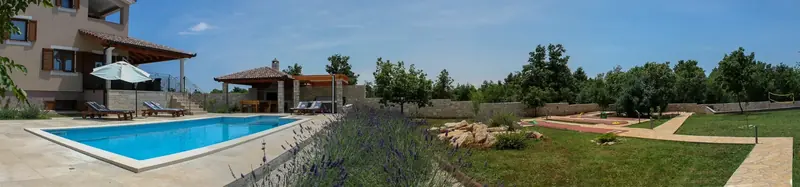 Minigolfplatz im Garten der Villa Stokovci